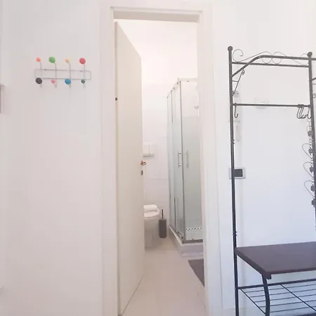 Joivy Light Isola Apartment